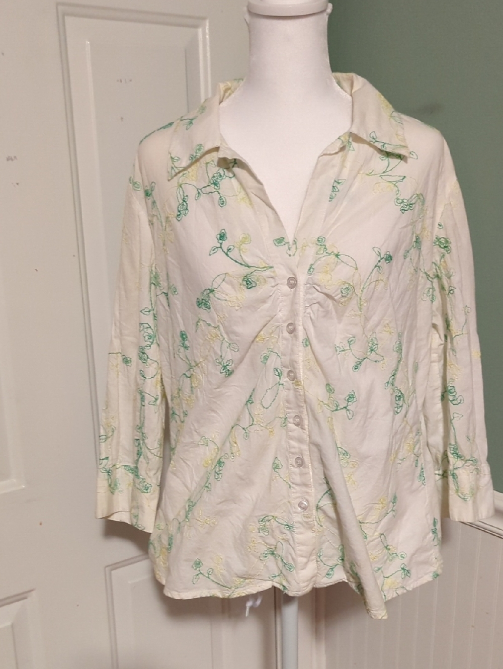 Size 14 Cream Floral ButtonUp Women's Top Style & Co Green Yellow Embroidery